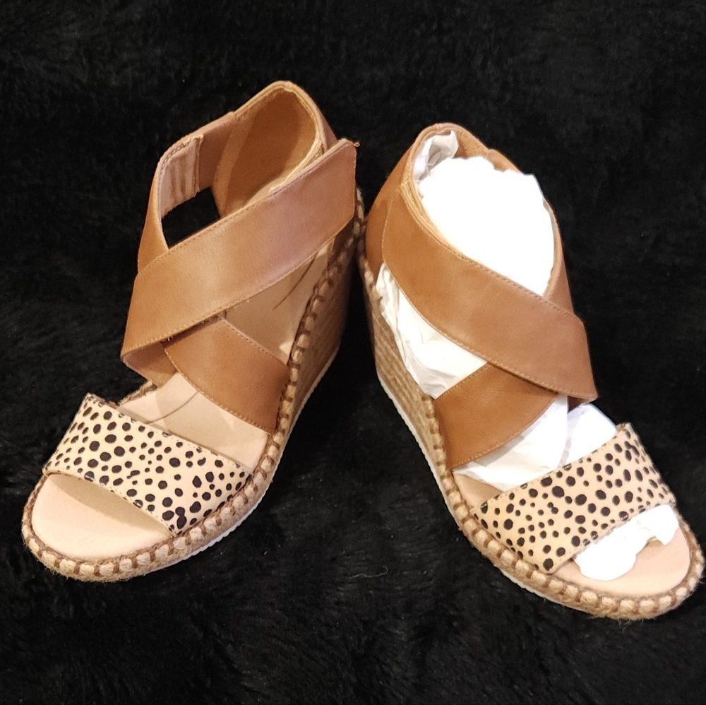 Dr. Scholl's Brown and Tan leather Sandals